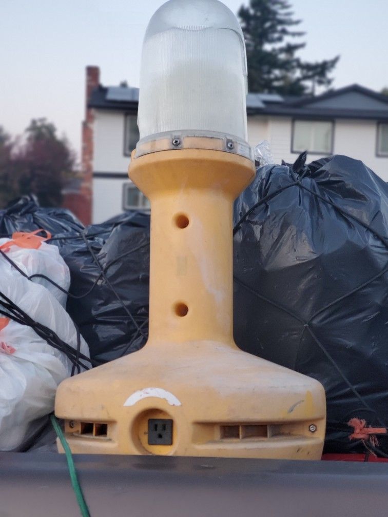 Wobble Light Metal Halide