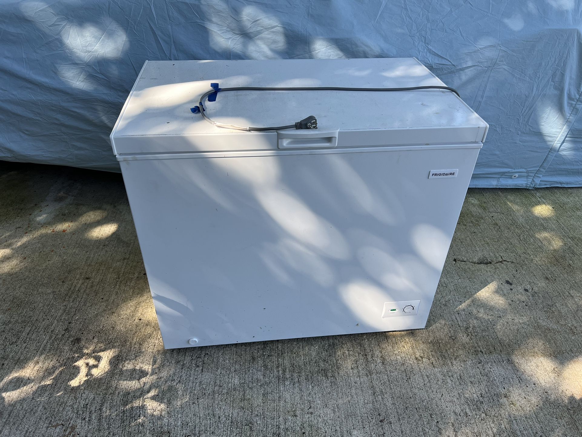 Freezer 8.7cb Ft Frigidaire