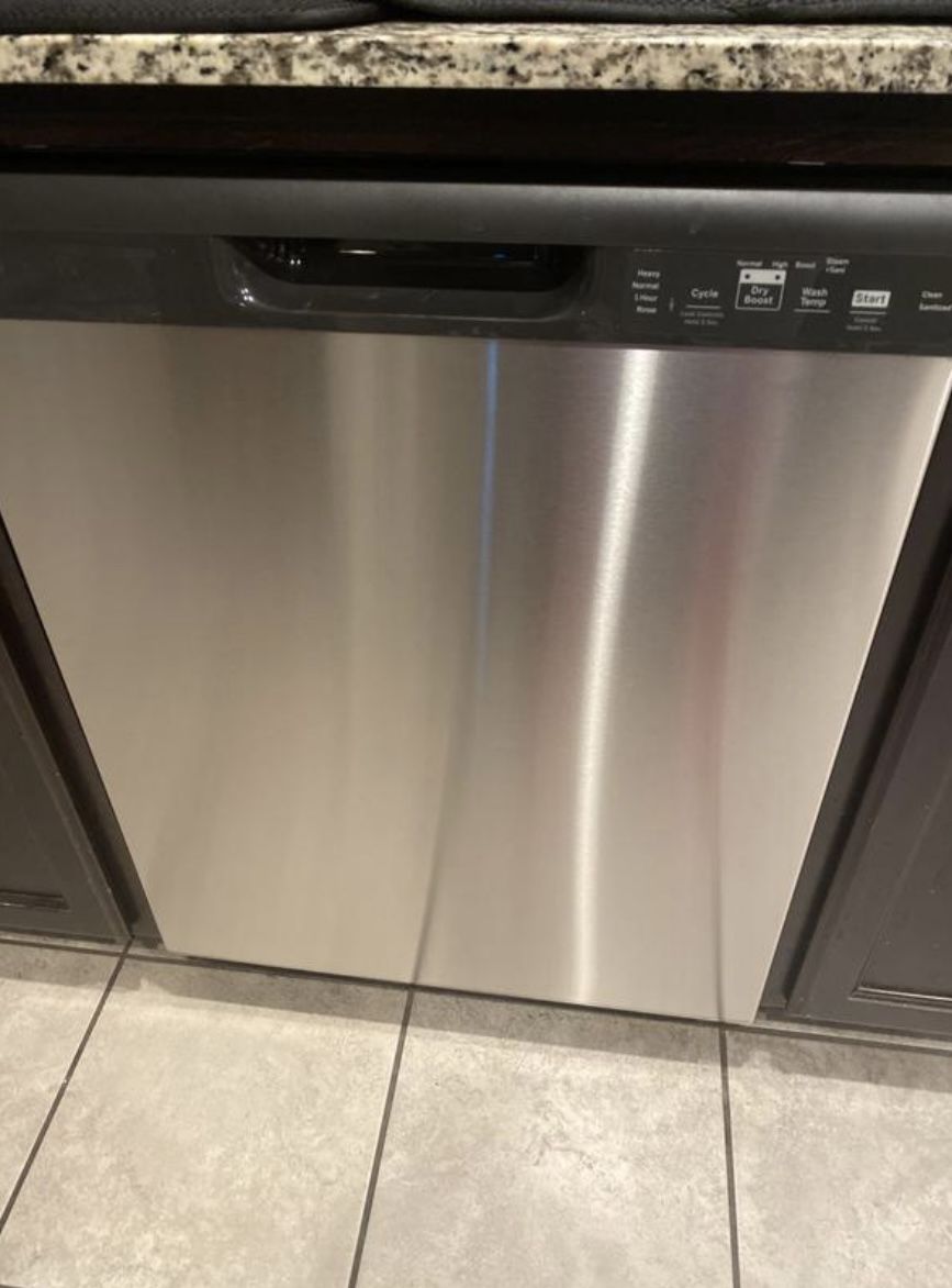 GE  Dishwasher 24”