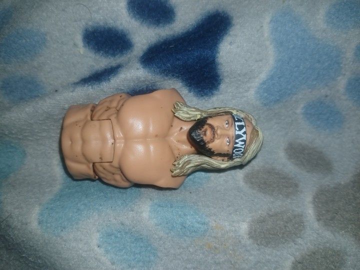 WWE (Build A Figure Head With Torso) (2 Exstra Heads)( And 15 Hands)