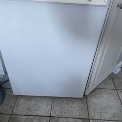 Refrigerator GE