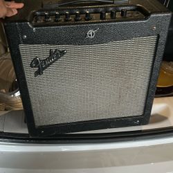 Fender Mustang 2 amp 