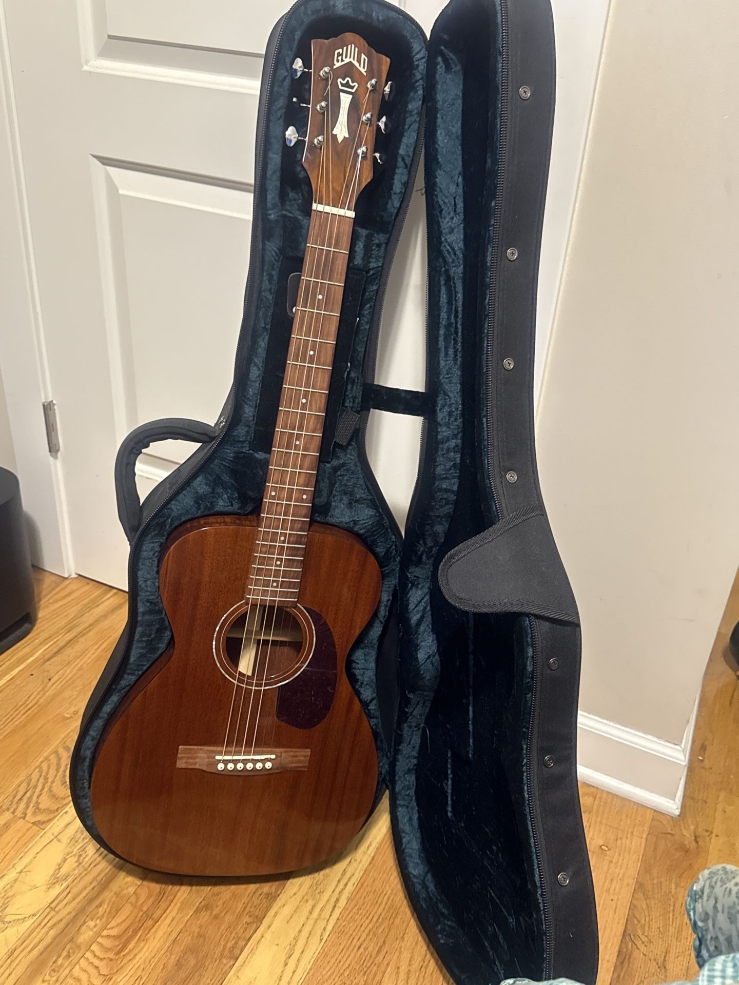 Guild Acoustic Guitar Model M120