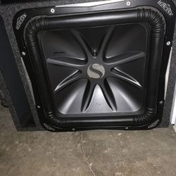 KICKER L7 15 IN PORTED BOX WITH  AMP