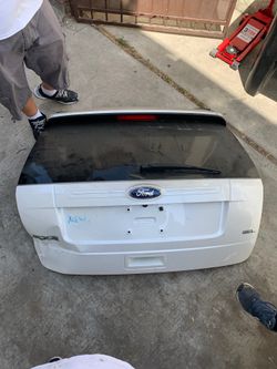 Ford Edge tailgate