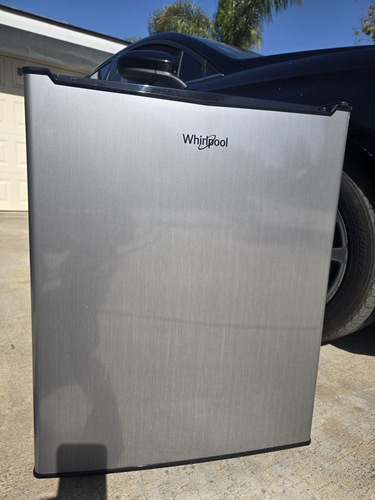 Mini Fridge 2.7