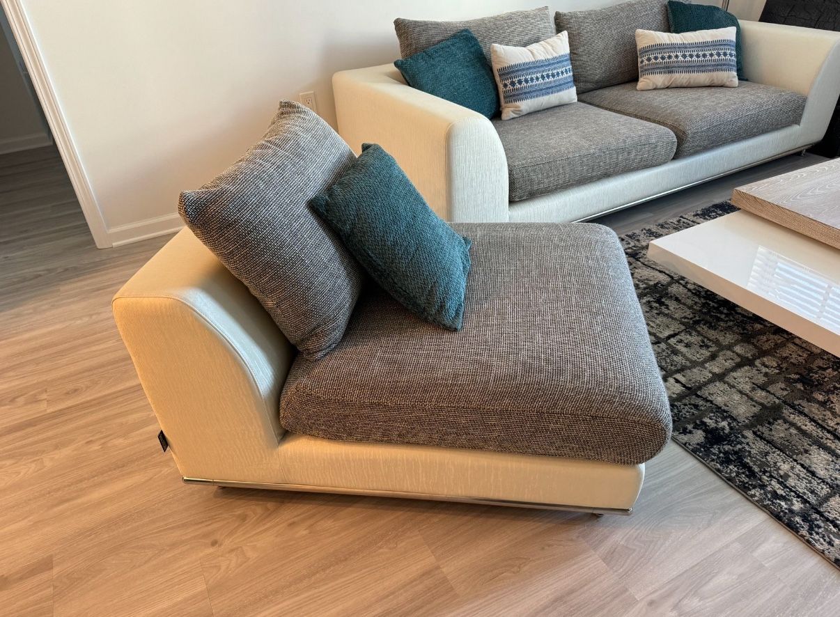 Feathers Lovers Seat (El Dorado Furniture)