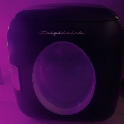 Frigidaire Retro Mini Fridge – Black Compact Cooler

