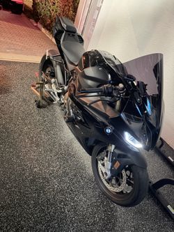 BLACK BMW S1000RR
