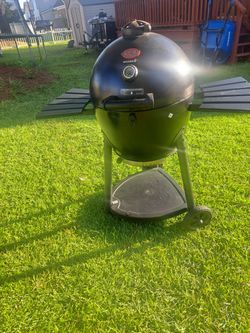 Char Griller Akron with cover