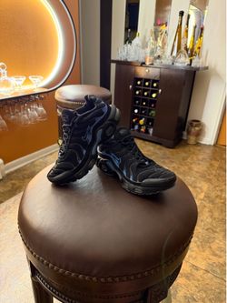 Little girl sneakers size 4