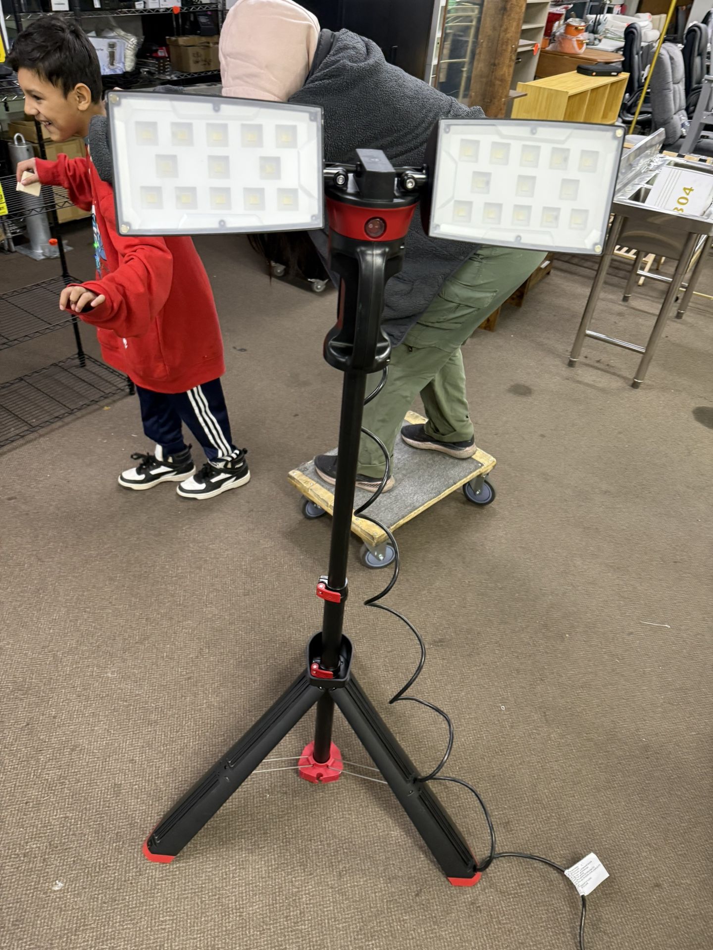 7000 Lumens Portable Corded LED Work Light with Tripod