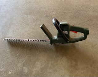 MOVING MUST SELL-Black & Decker 16” Electric Hedge Trimmer