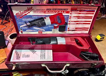 Milwaukee 6527 Corded Super Sawzall Reciprocating Saw w/ Metal Case Made In USA