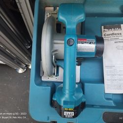 Makita Combo Kit 7-1/4 Saw, Drill Cordless