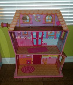 Lalaloopsy dollhouse