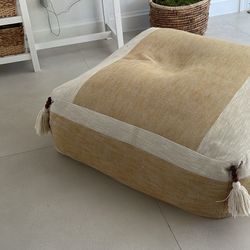 Large Cushion (pouf)
