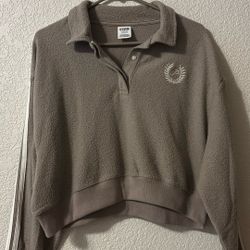 PINK CROP SWEATSHIRT. SIZE  MEDIUM 