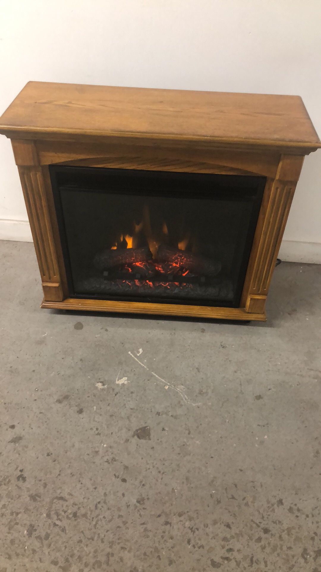 31”wx12”dx28”h Good working condition electric fireplace