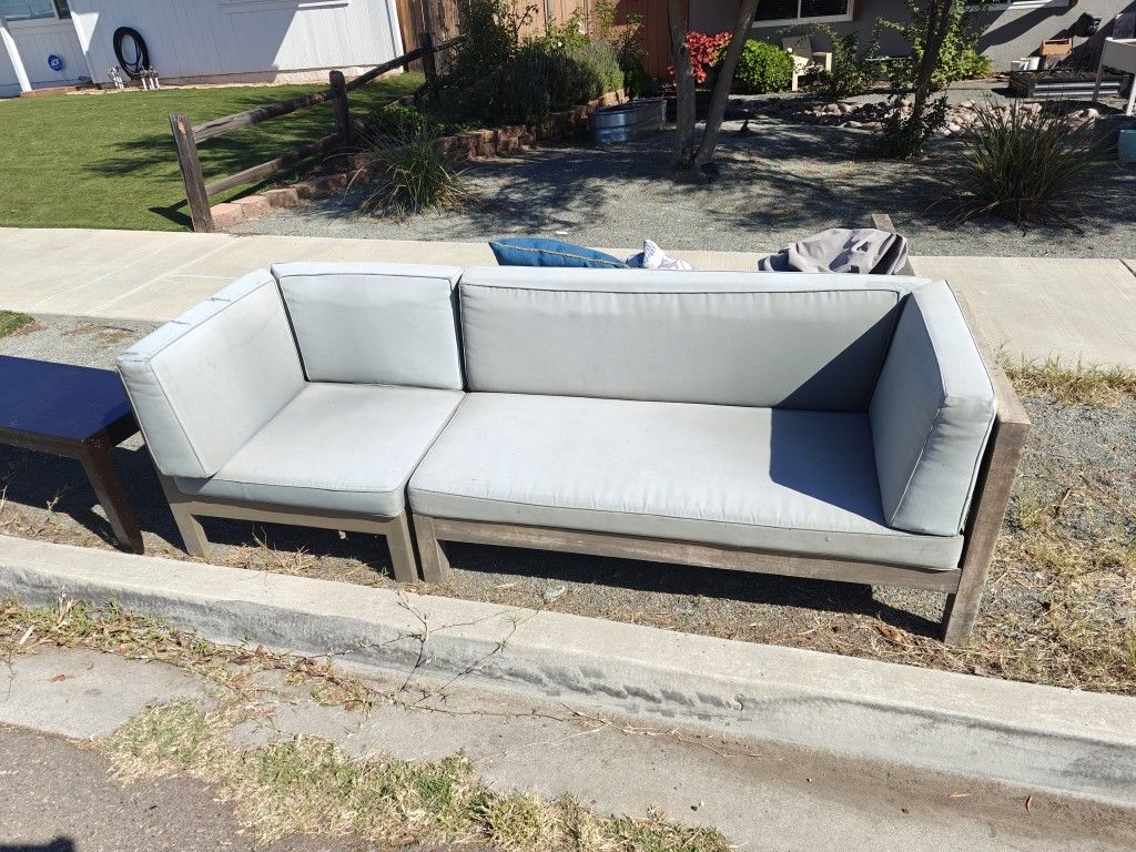 Outdoor patio furniture (FREE)