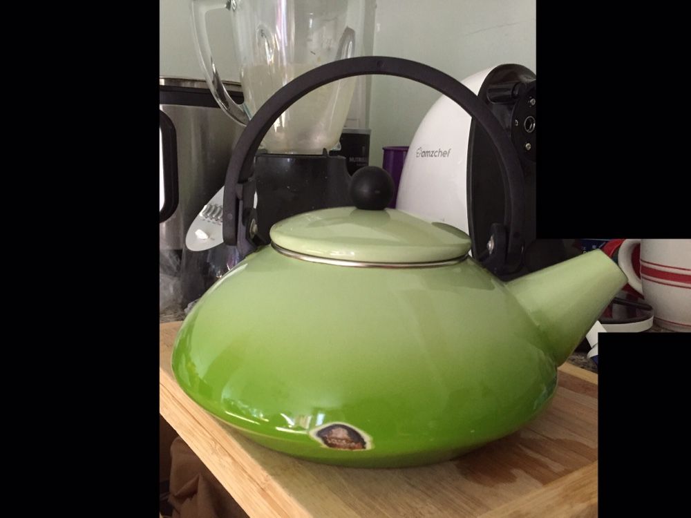Le creuset Green Tea Kettle/pot
