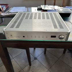 Krell KAV-400xi Integrated Stereo Amplifier