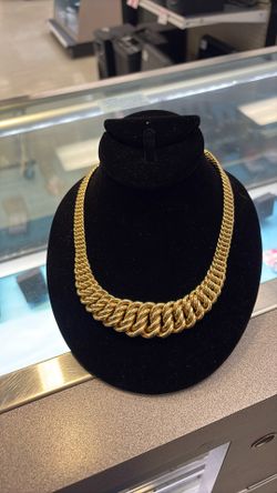 Ladies 10 Karat Gold Necklace