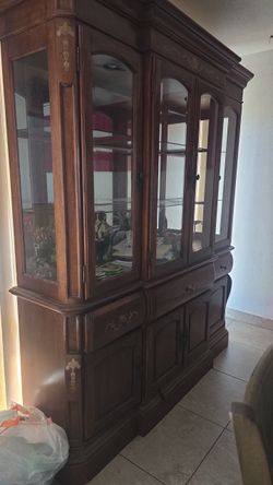 Hutch / Chinera