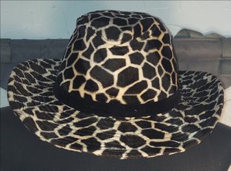 David & Young Giraffe Print Western Cowboy/Cowgirl Hat - NWOT