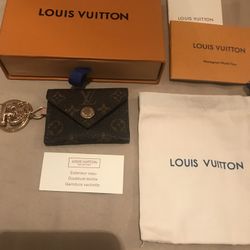 🤎L…..V Kirigami Keychain/b@g Charm🤎