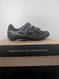 Girls bicycling shoes