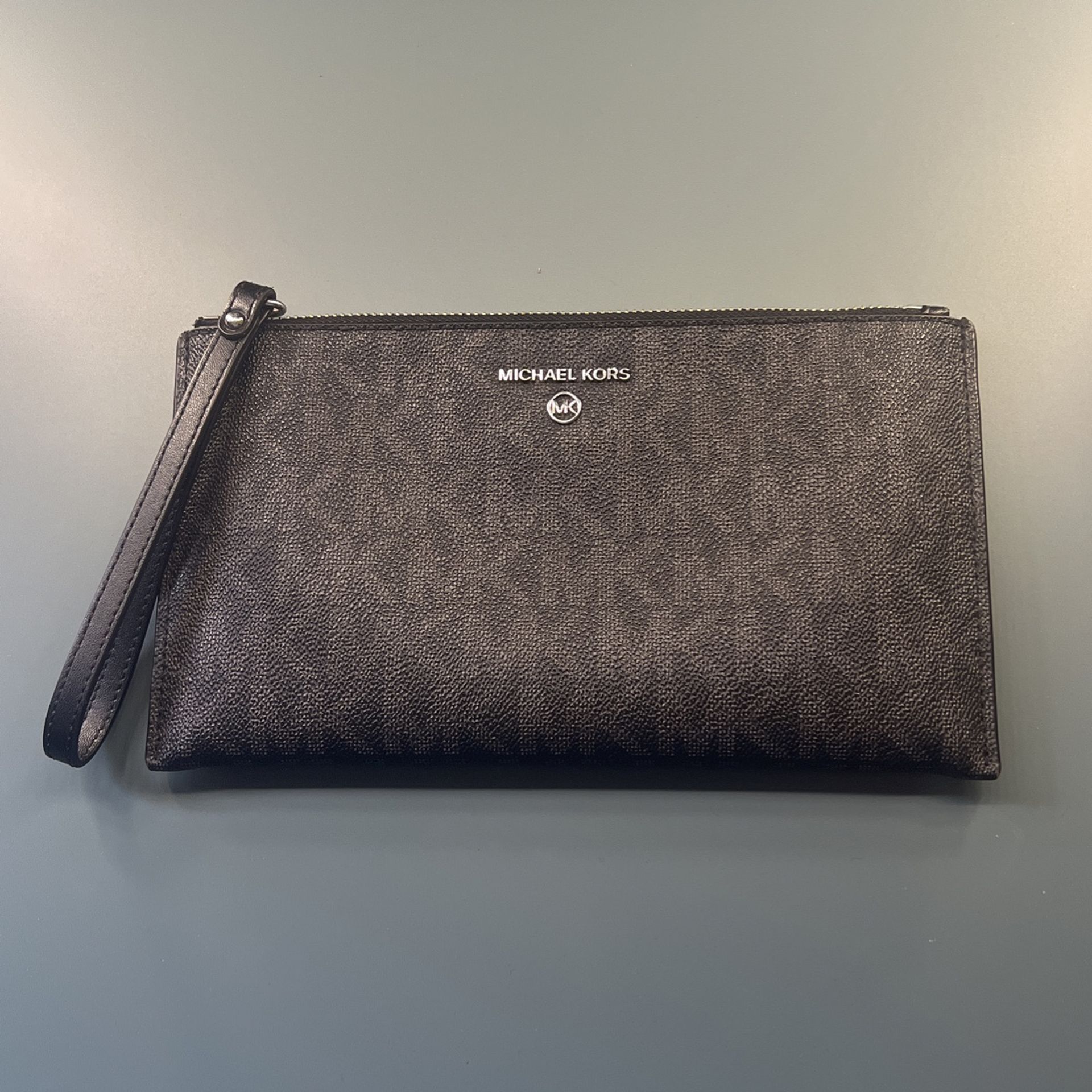 Michael Kors  Wrist Wallet (authentic)