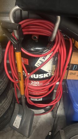 compresor de aire portátil marca Husky.