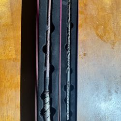 Universal Studios Wizarding World Harry Potter Interactive Wands + Spell Map – Set of 2