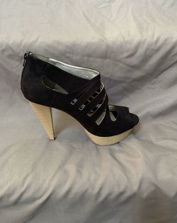 Women’s Size 9 Black Suede Wooden High Heel Shoe