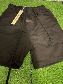 Essentials shorts size m