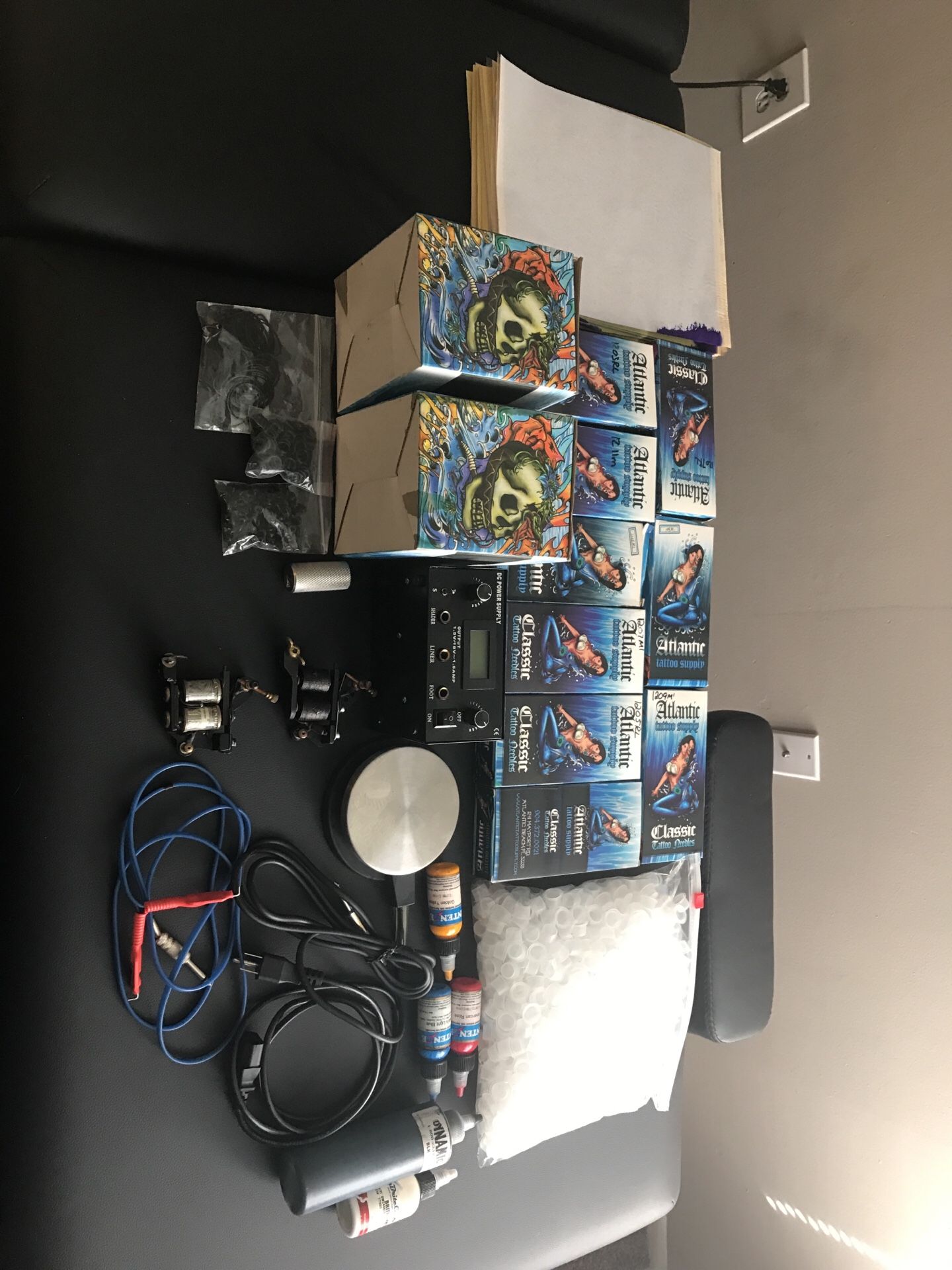 PROFESSIONAL TATTOO FULL SETUP WITH TABLE AND CHAIR