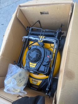 21 in. 150cc Briggs and Stratton 625ex Engine Rear Wheel Drive 2-in-1 Gas Self Propelled Walk Behind Lawn Mower like new $320 firm