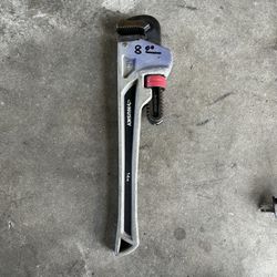 Husky 14 Inch Pipe Wrench 