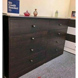Dresser/ Eight drawers dresser