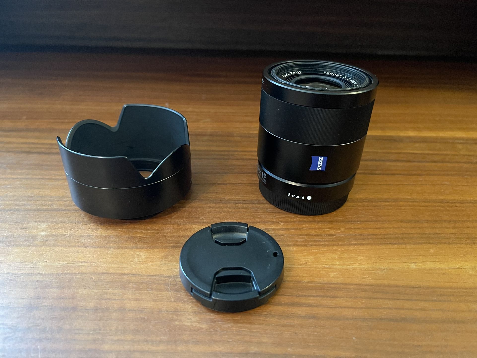 Sony a6400 with 3 lenses ~ 850 shutter, Mint condition