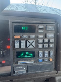 OEM CHEVY OBS 80-90s RADIO / AC CONTROL