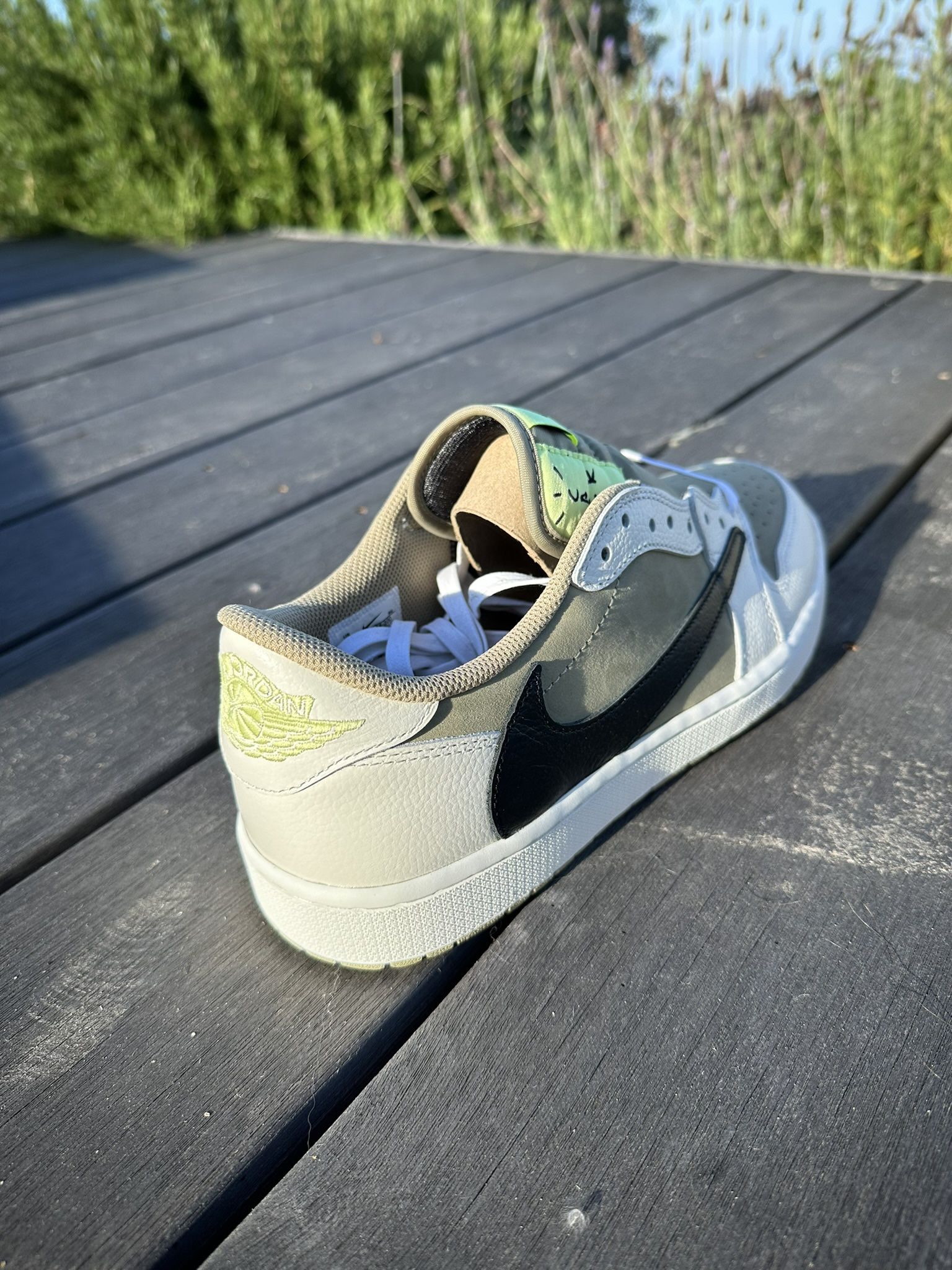 Travis Scott x Air Jordan 1 Low Golf 'Neutral Olive'