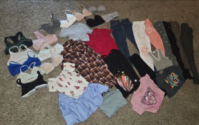 (36-pieces ) Girls size 12 bundle! $25 
17 bras
9 shirts
1 dress (Copper key)
1 skirt 
8 pants