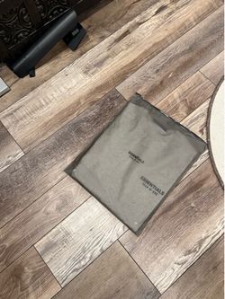 Essentials tee gray size sml