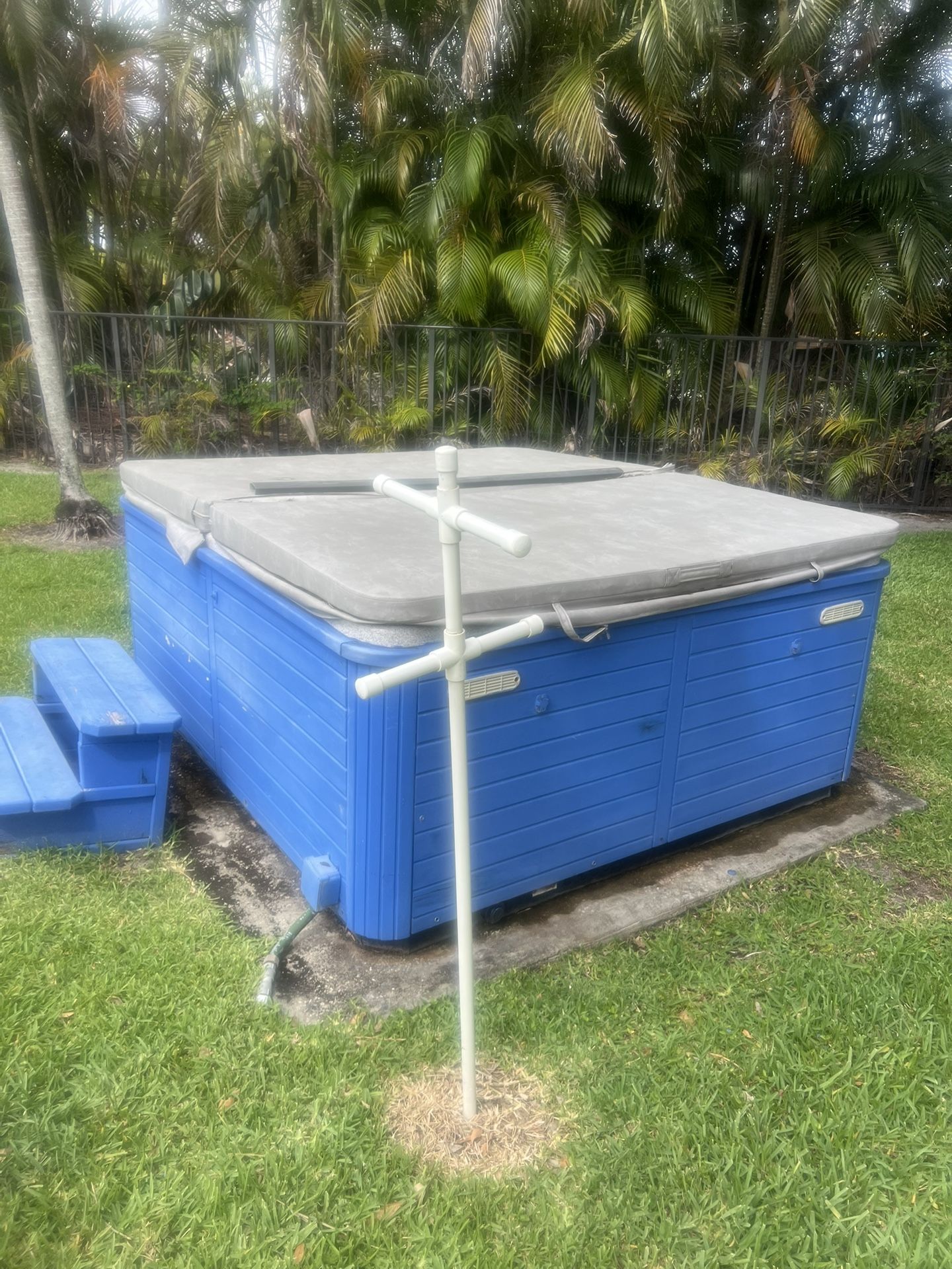 Hot Tub 2.000 Or Best Offer