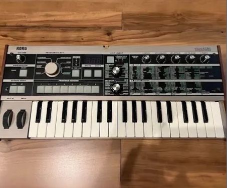 Microkorg Synthesizer Keyboard