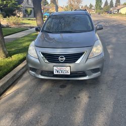 2013 nissan versa
