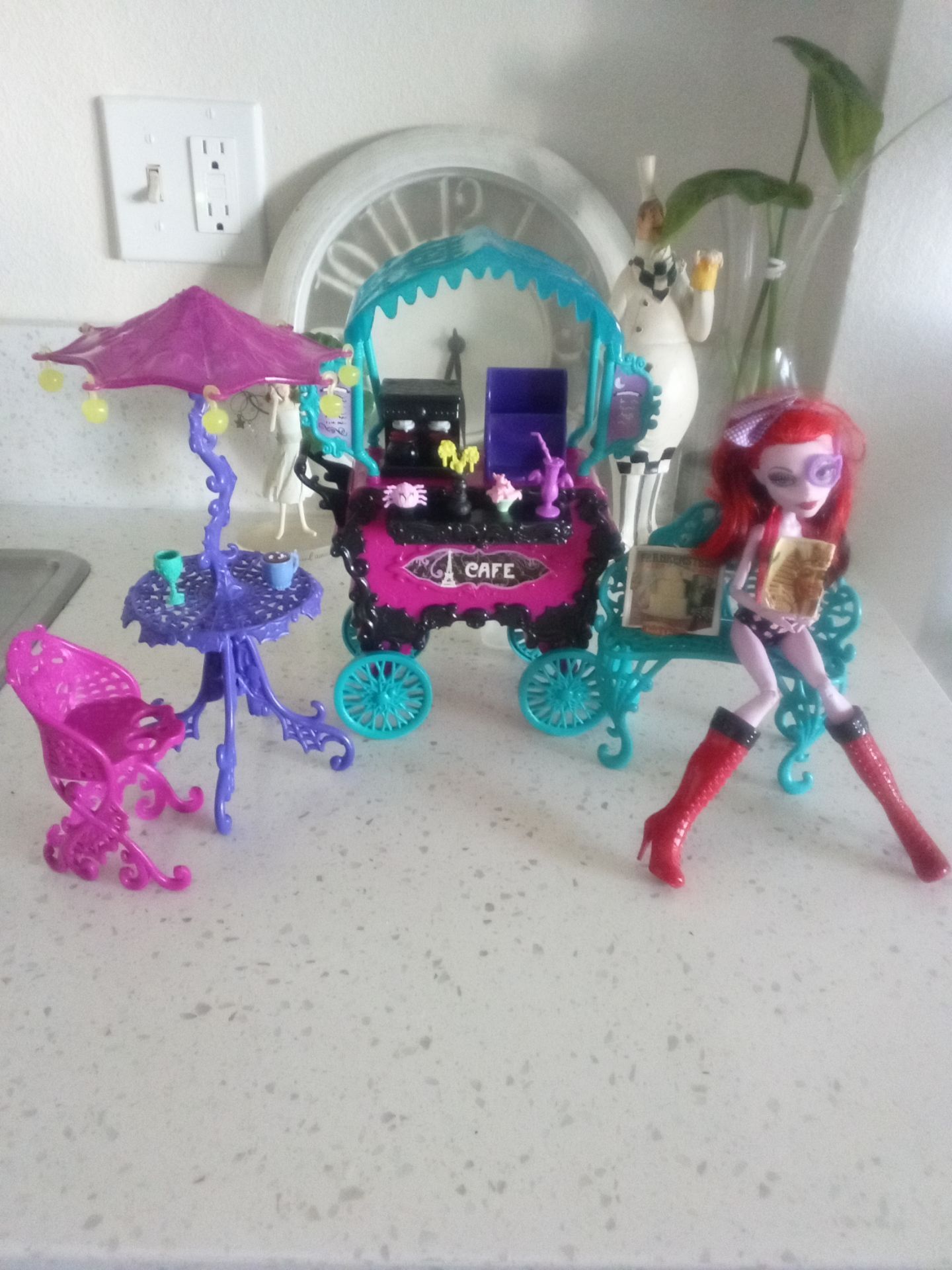 monster high cafeteria