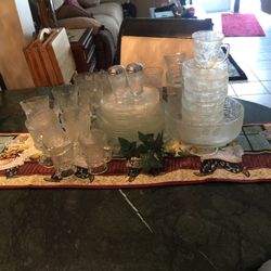 NEW  Never Used Ponderosa Pine Dinner Set